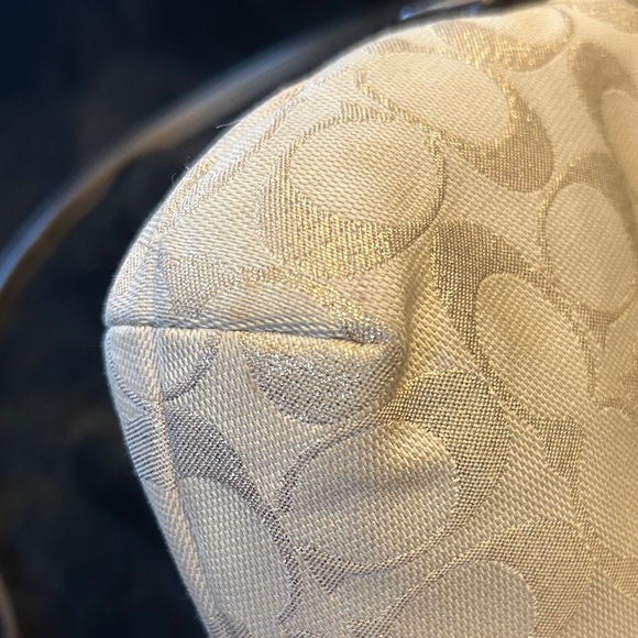 Coach Signature C Gold and Cream Soho Crossbody bag - Picture 9 of 16